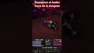 Empujaron al healer fuera de l…